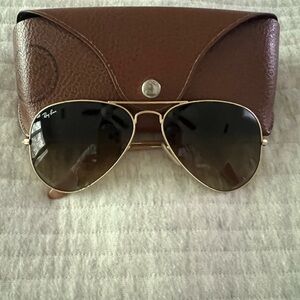 Women’s gold ray ban aviators